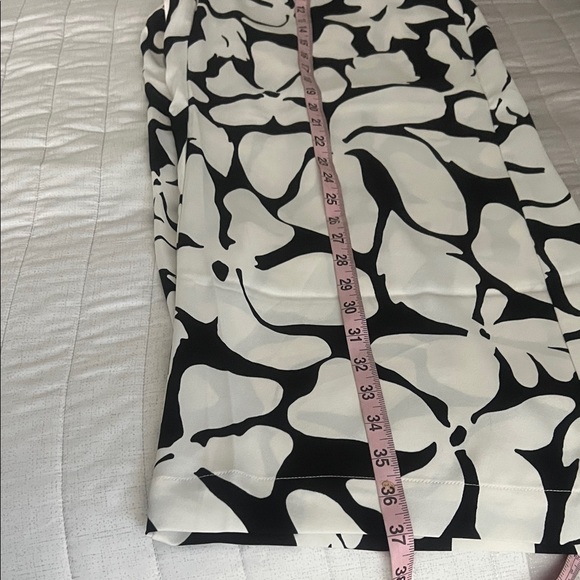 NWT NORDSTROM RACK
Wide Leg black and white,
Crop Pants Size M - Picture 13 of 17